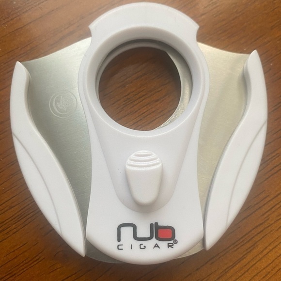 OLIVA, NUB DOUBLE BLADE STAINLESS STEEL CIGAR CUTTER Brand New in box.​​​​​​​​​ - Picture 3 of 4